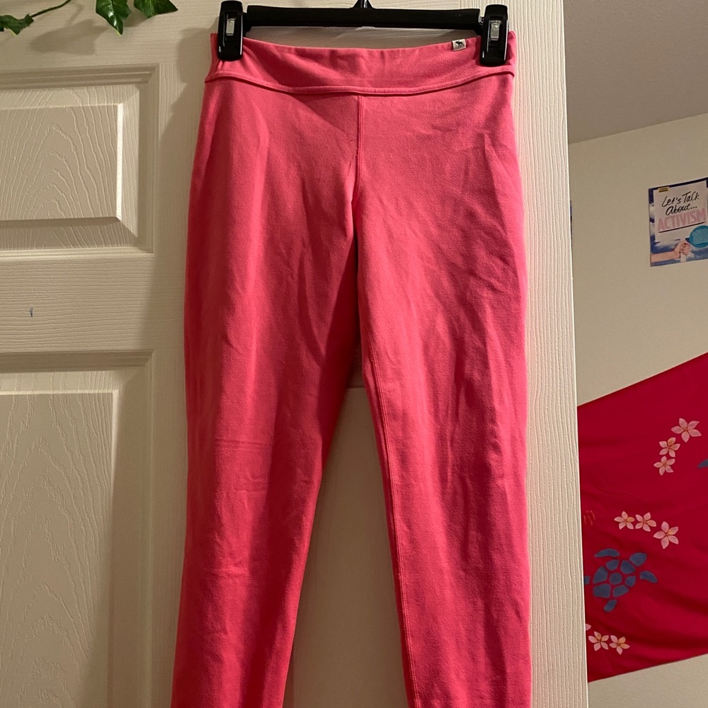 a&f pink leggings